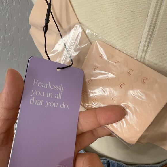 Honeylove Liftwear Crossover Bra, Blush, 1X - Picture 4 of 4